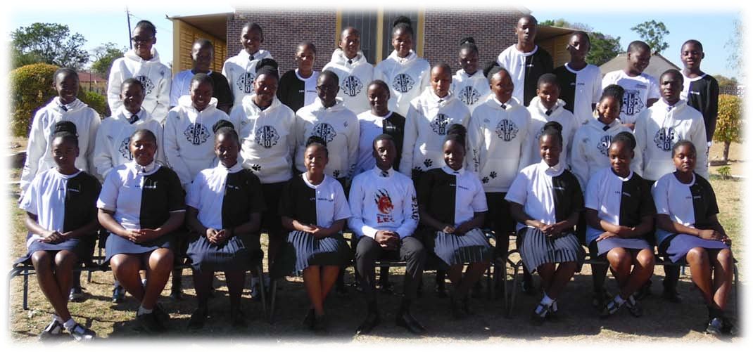 Leo Club service members
